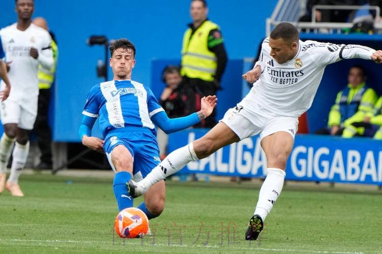 布兰科:姆巴佩已经道歉 这种铲球比赛中可能发生 布兰科:姆巴佩已经道歉 这种铲球比赛中可能发生